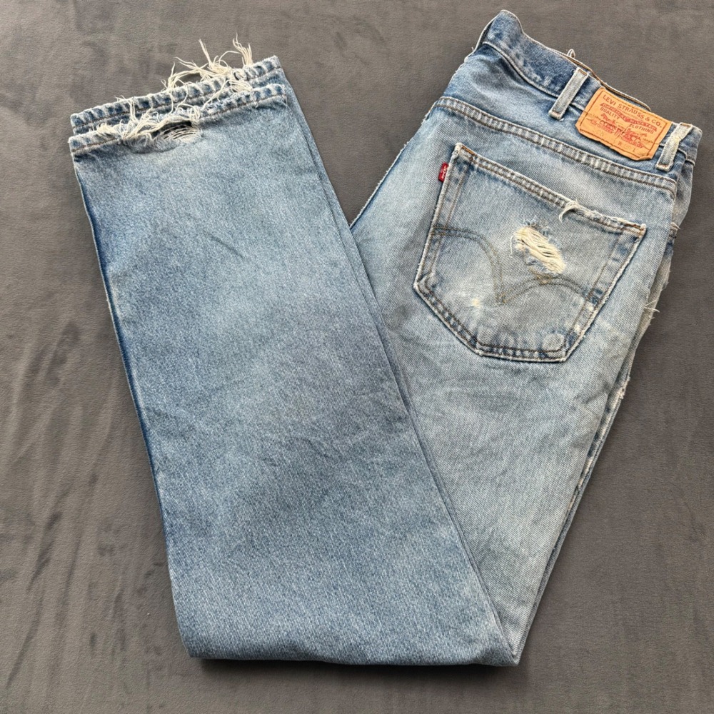 Levis 505 Regular Fit Distressed Light Wash Denim Jeans Mens 38x34 100% Cotton